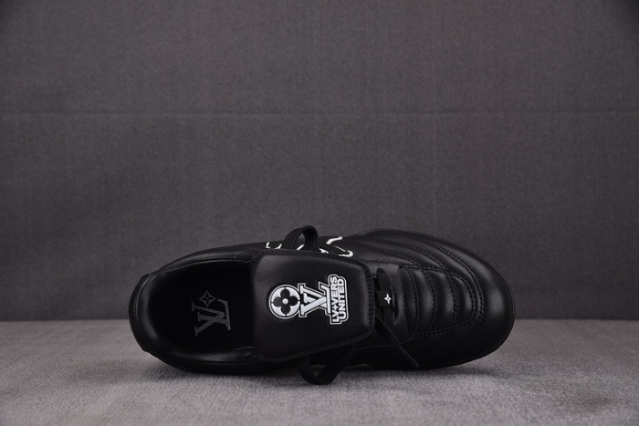 Lou1su1tt Footprint Soccer Black White