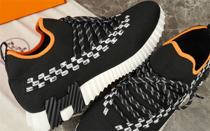 H**me5 Sneaker