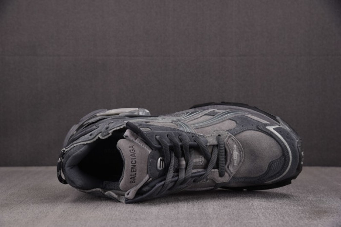 BLCG Runner Sneaker 772774 WRNSD 1100
