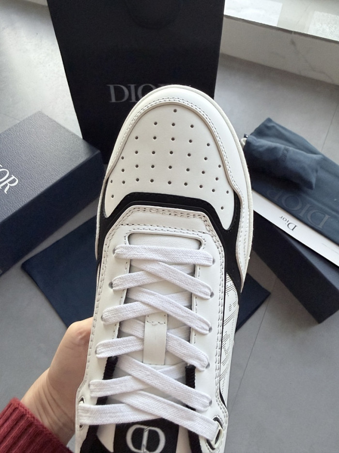 D10R B27 Sneaker