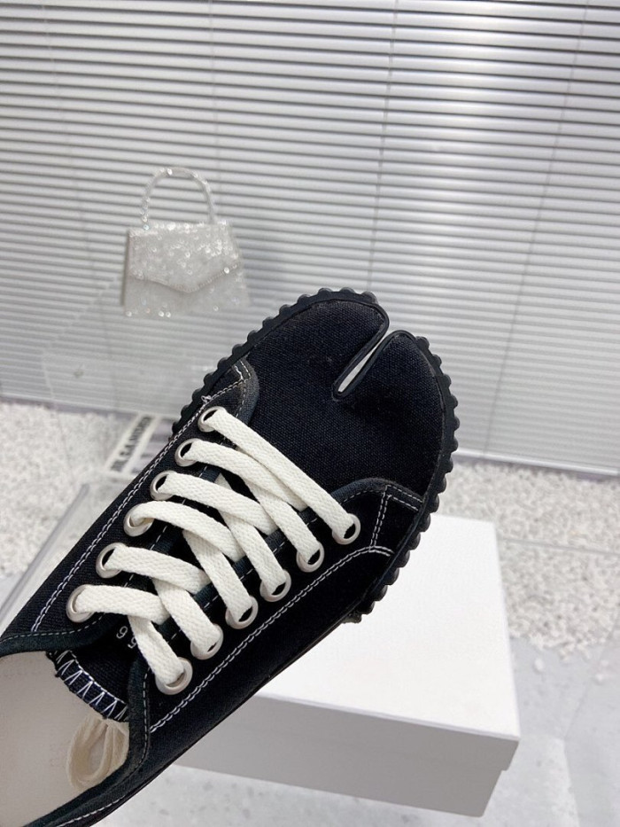 Ma1s0n Marg*e1a Tabi Low Top