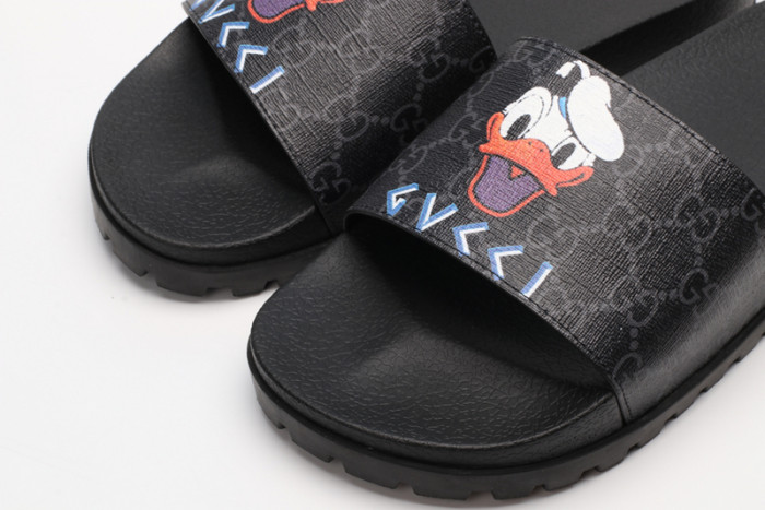 Gu66 SLIPPERS
