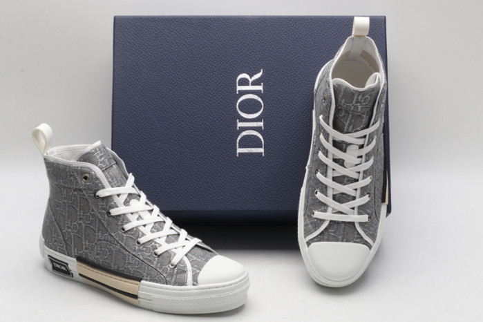 D10R B23 Oblique High Top Sneaker