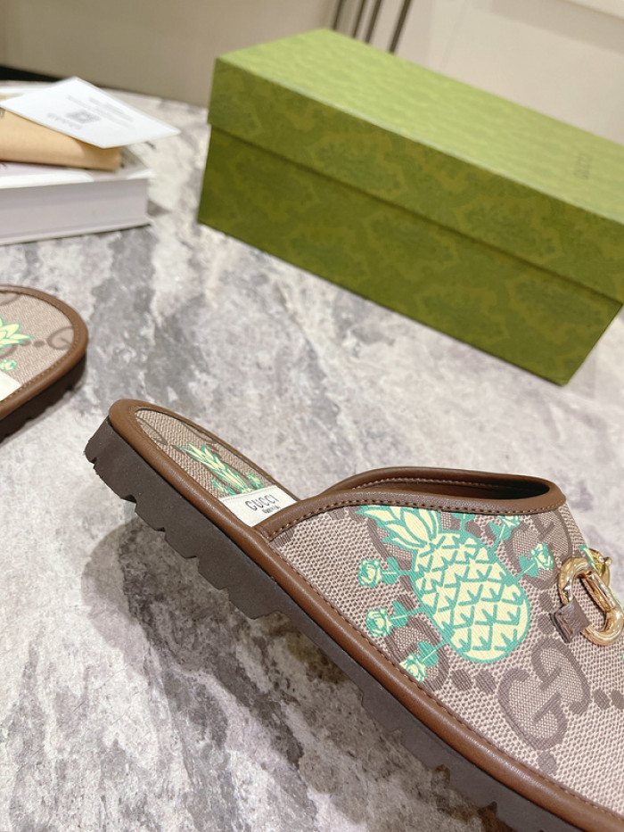 Gu66 SLIPPERS