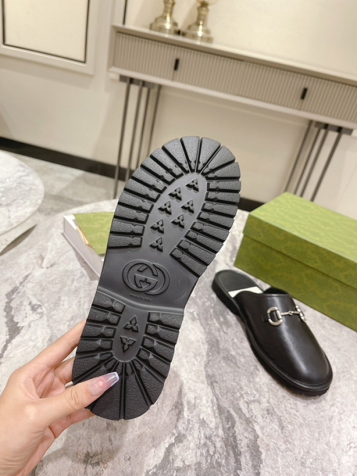Gu66 SLIPPERS