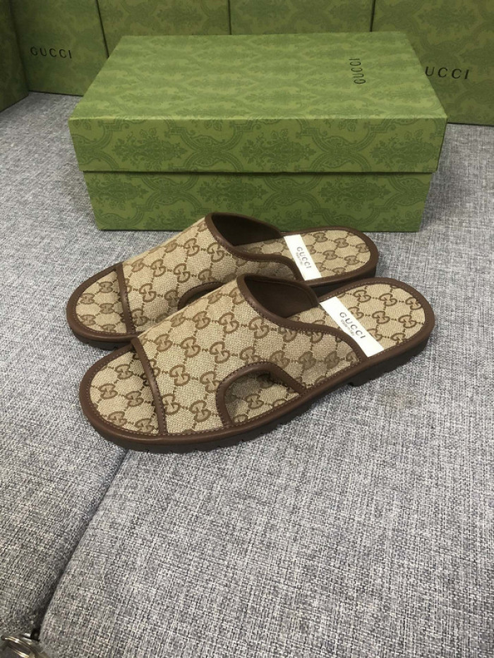 Gu66 SLIPPERS