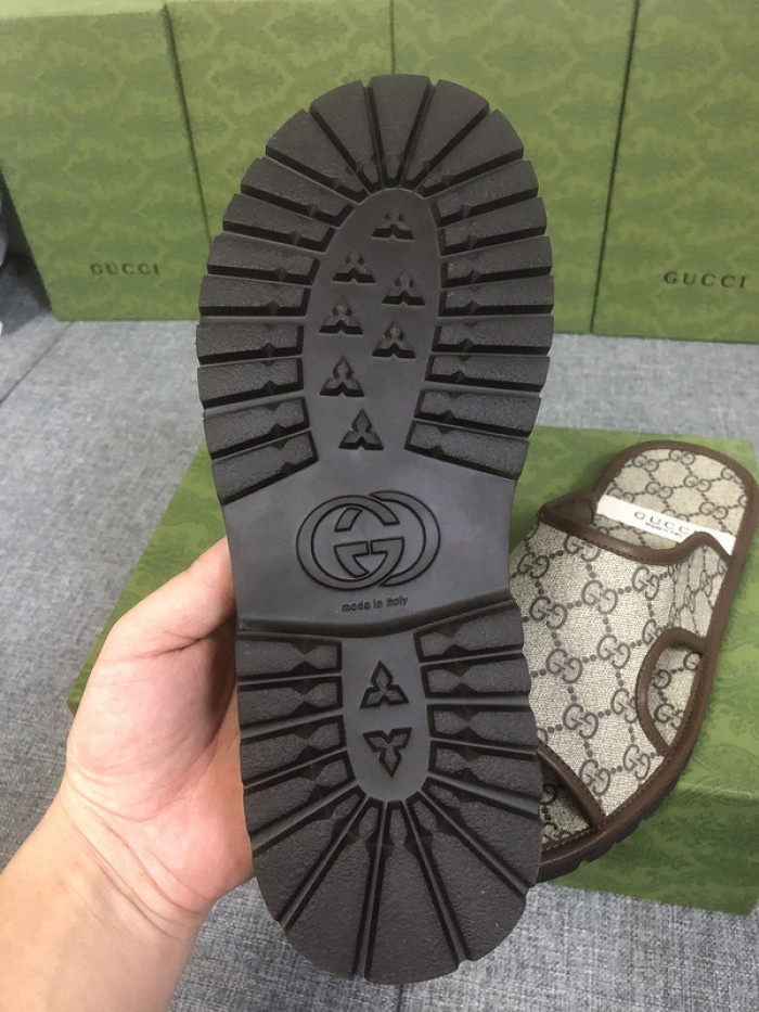 Gu66 SLIPPERS