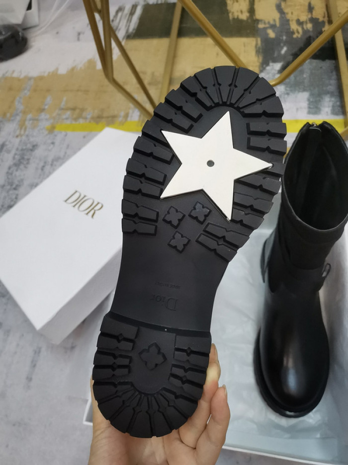 D10R Female boots