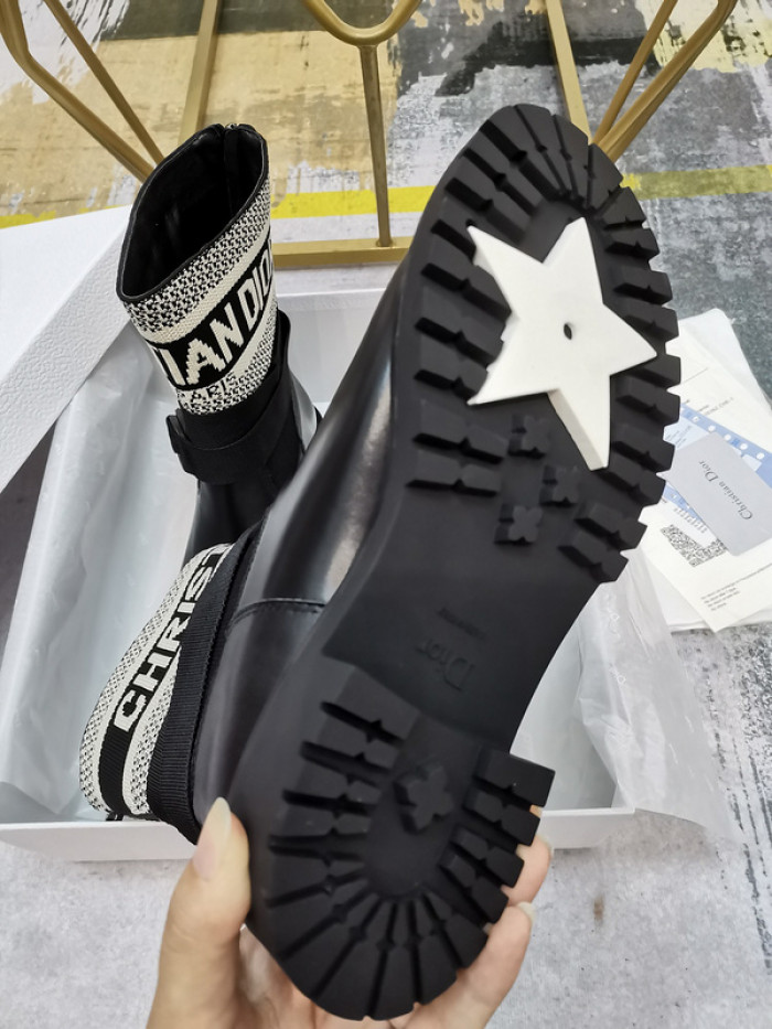 D10R Female boots