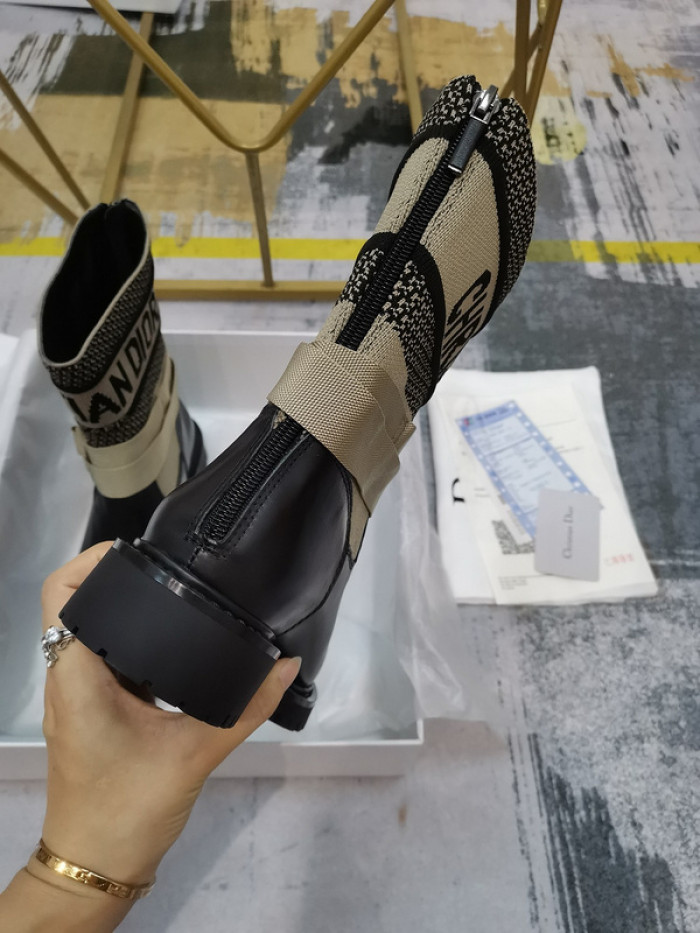 D10R Female boots