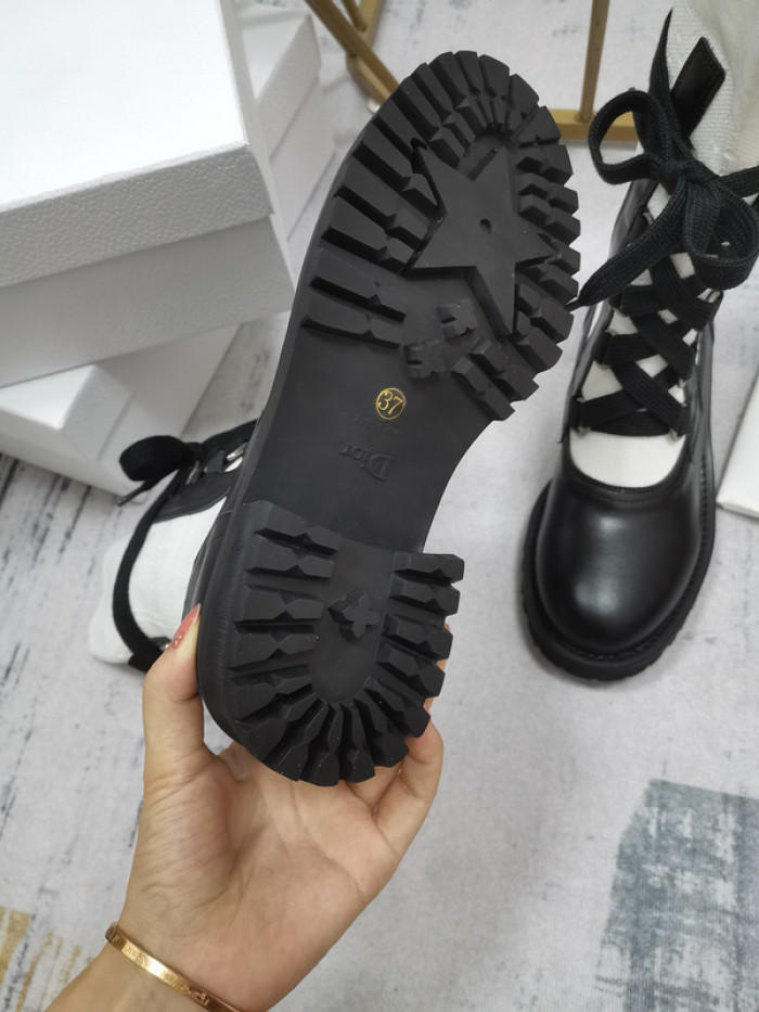 D10R Female boots