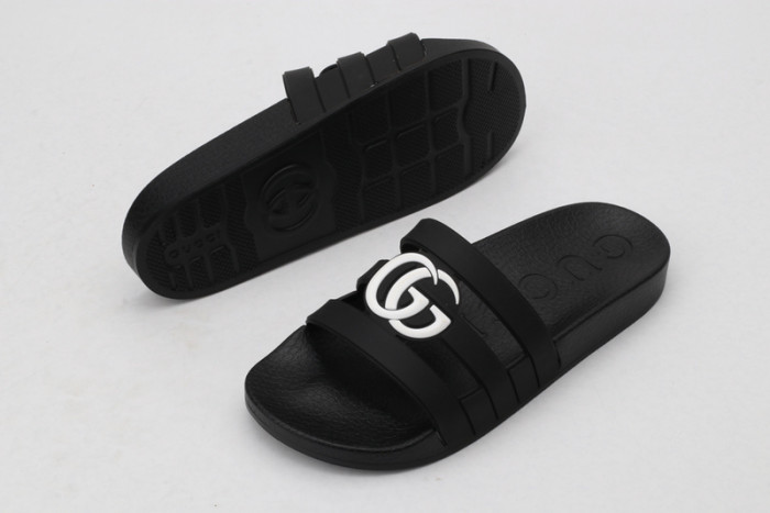Gu66 SLIPPERS