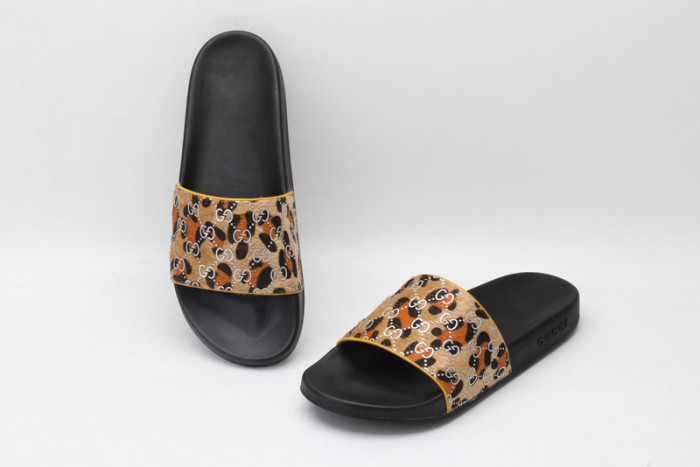 Gu66 SLIPPERS