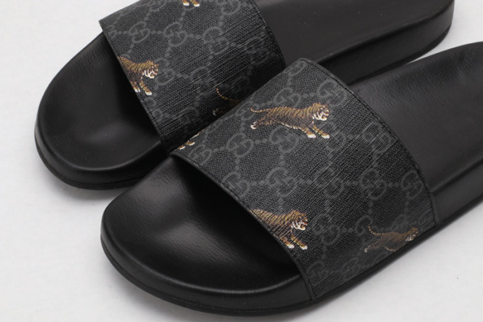 Gu66 SLIPPERS