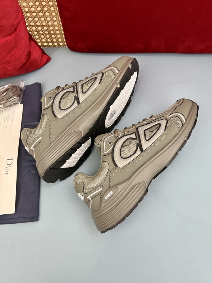 D10R B30 SNEAKER