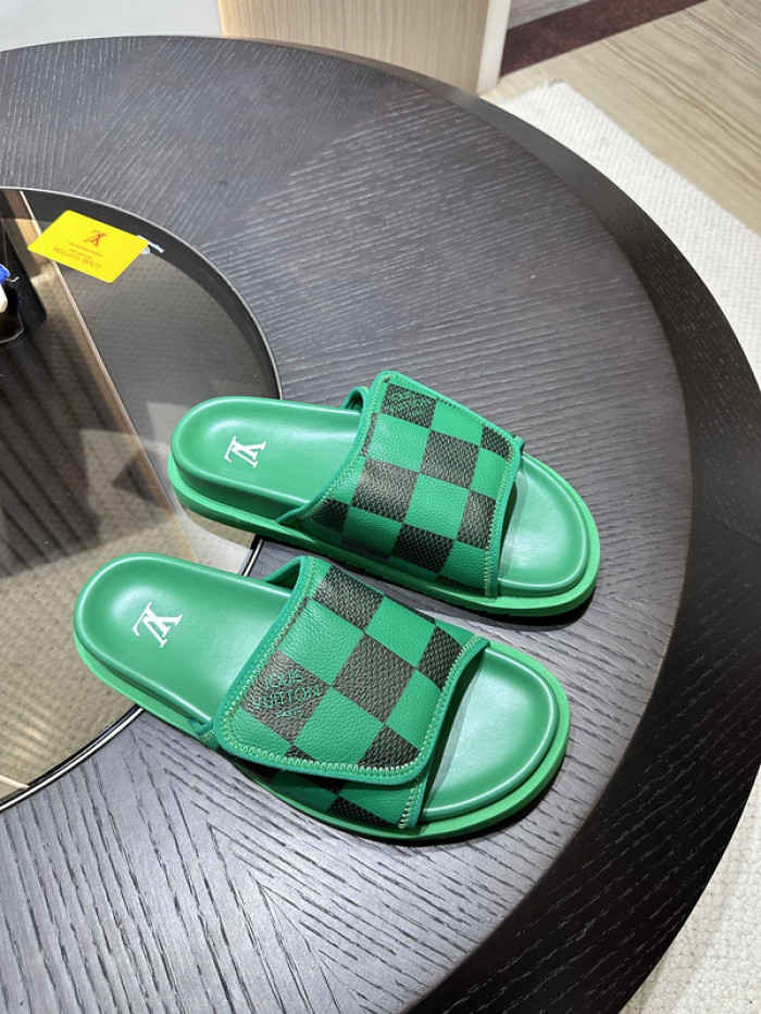 Lou1su1tt slides