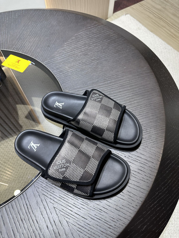 Lou1su1tt slides