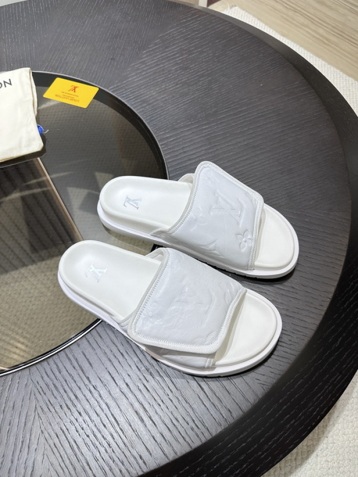 Lou1su1tt slides