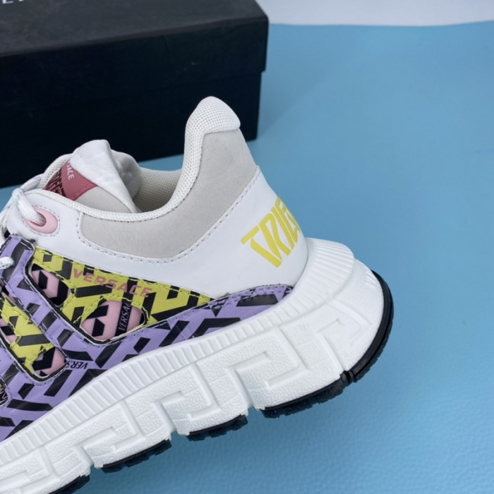 VERS SNEAKERS