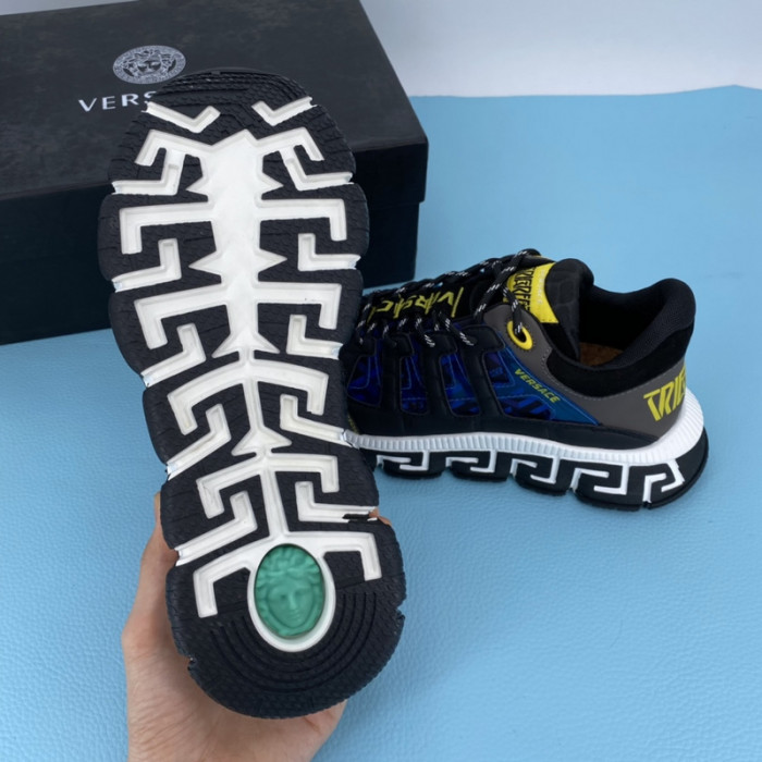 VERS SNEAKERS