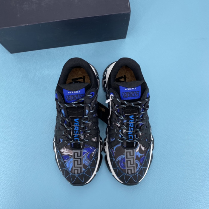 VERS SNEAKERS