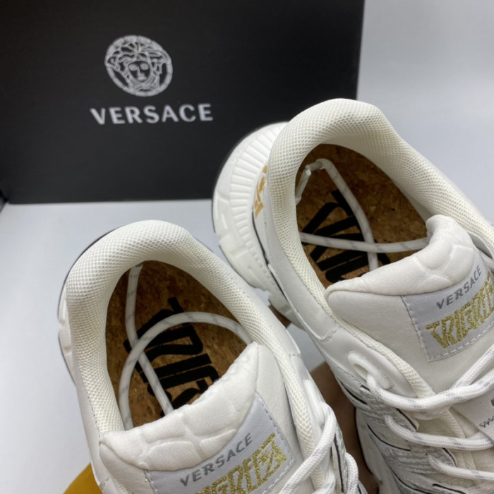 VERS SNEAKERS