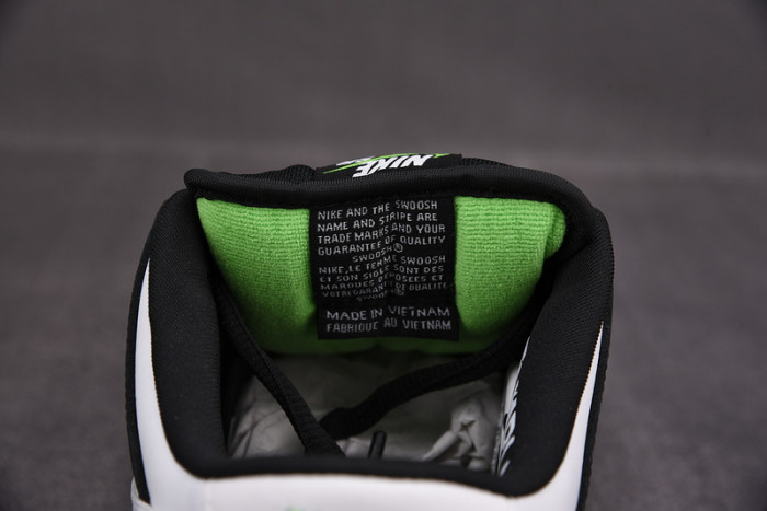 Nike SB Dunk Low Staple Panda Pigeon BV1310-013