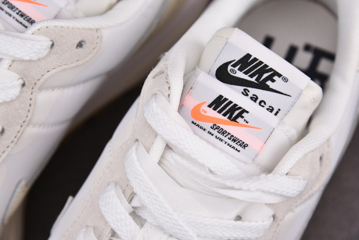 Nike Vaporwaffle Sacai Sail Gum DD1875-100