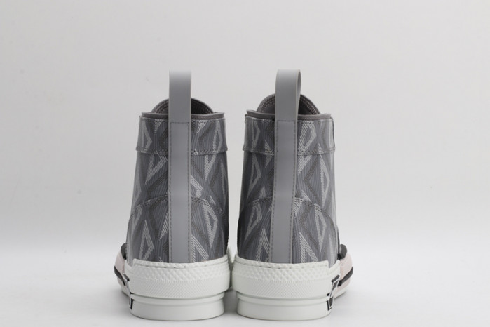 D10R B23 Oblique High Top Sneaker