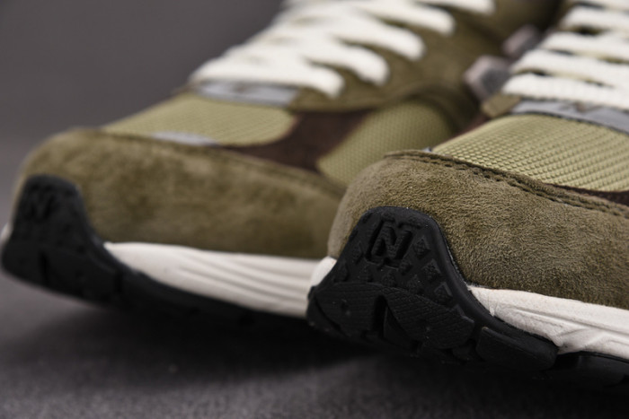 N3W BLANCE SNEAKER