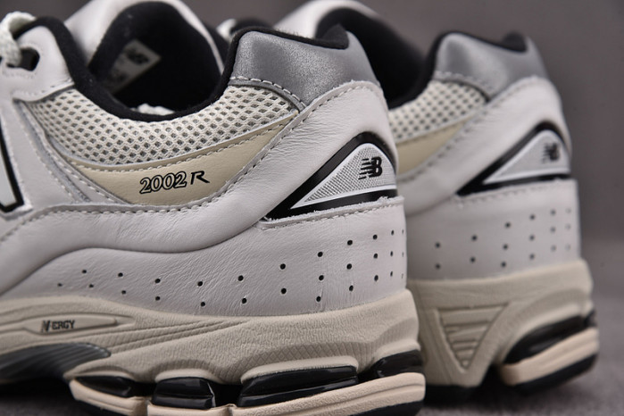 N3W BLANCE SNEAKER