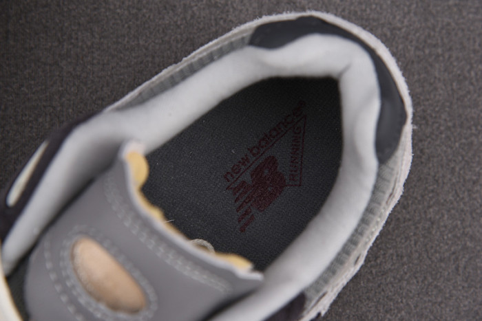 N3W BLANCE SNEAKER
