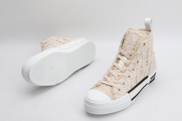 D10R B23 Oblique High Top Sneaker