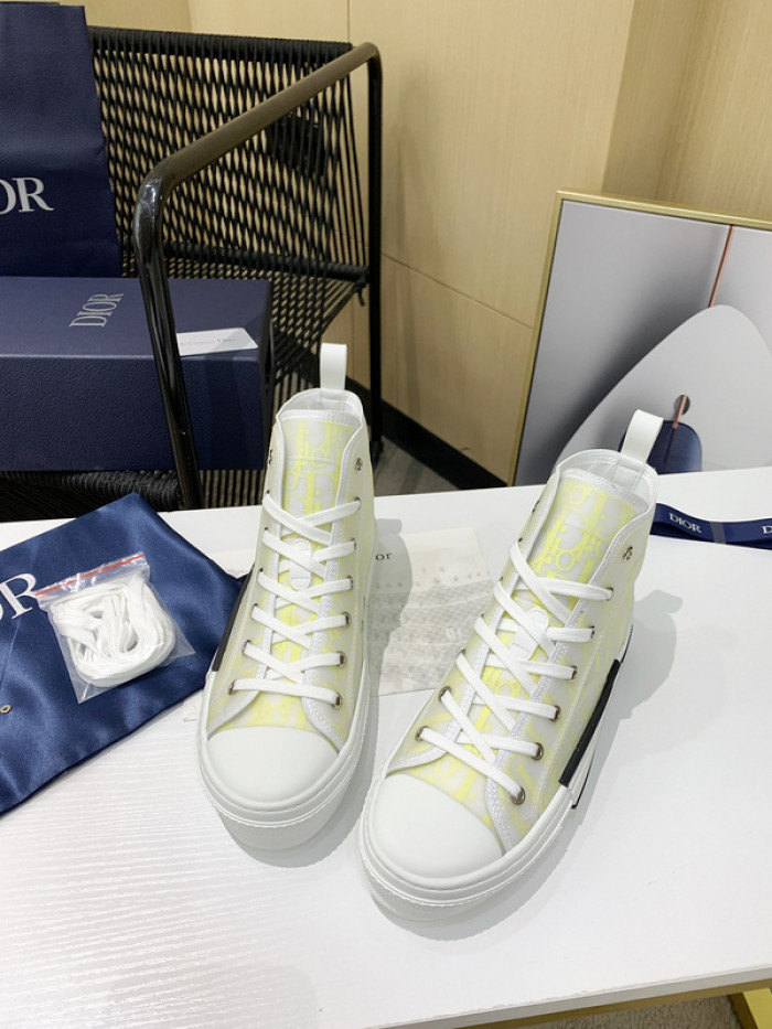 D10R B23 Oblique High Top Sneaker