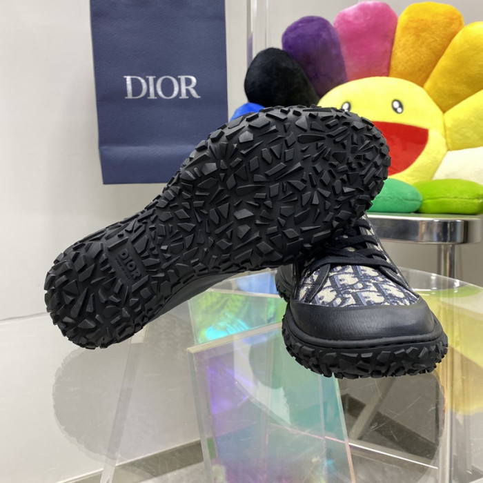 D10R SNEAKER
