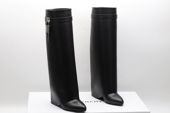 G1VENCHY BOOTS