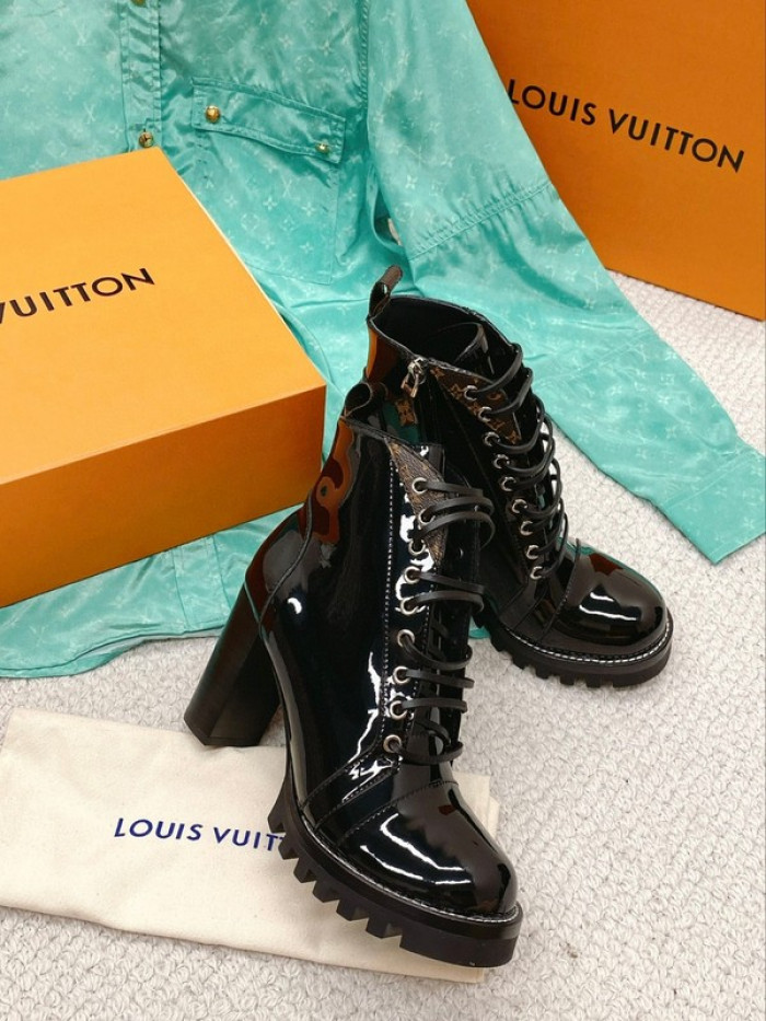 lou1su1tt Boots