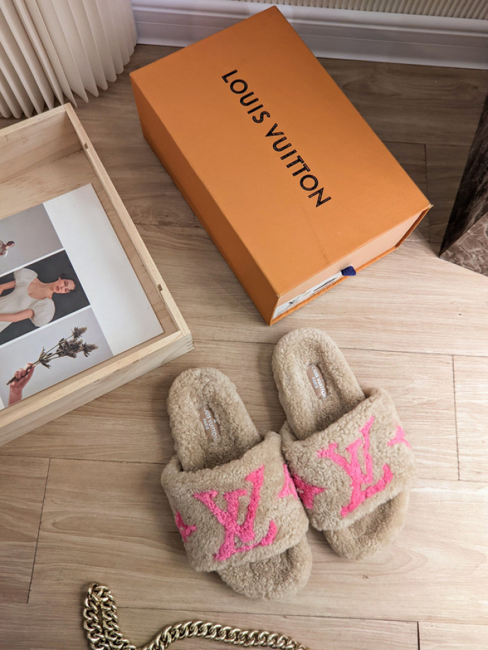 Lou1su1tt slides