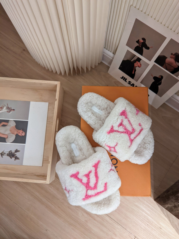 Lou1su1tt slides