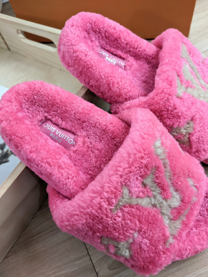 Lou1su1tt slides