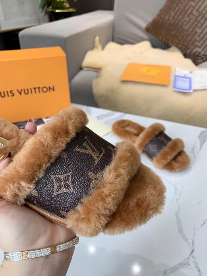Lou1su1tt slides