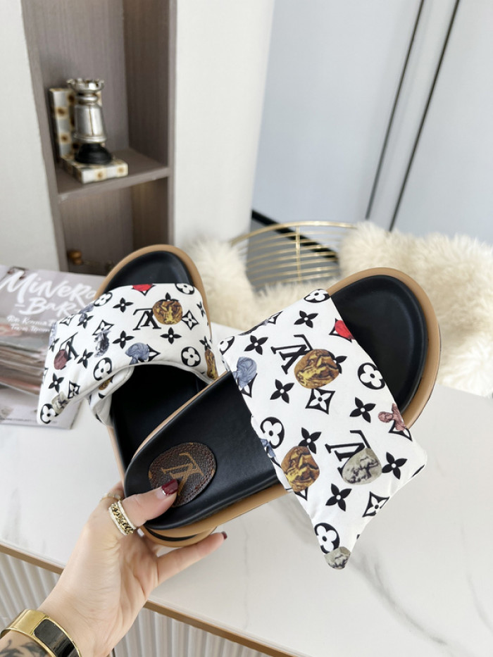 Lou1su1tt slides