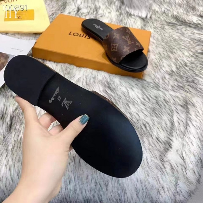 Lou1su1tt slides