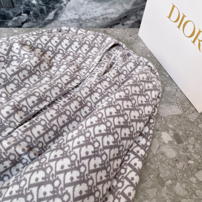 D10R SCARF