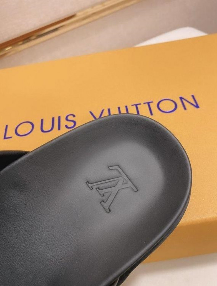 Lou1su1tt slides