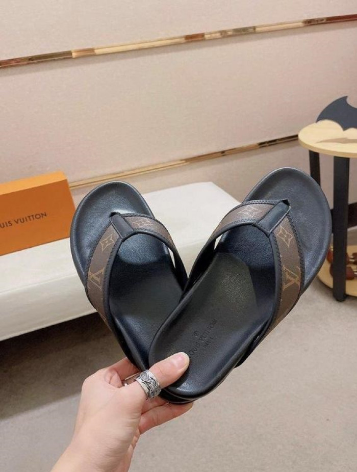 Lou1su1tt slides