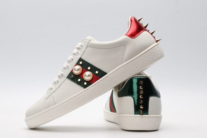 Gu66 Ace Embroidered Low-Top Sneaker