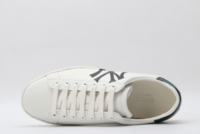 Gu66 Ace Embroidered Low-Top Sneaker