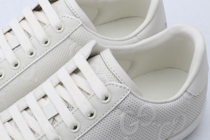 Gu66 Ace Embroidered Low-Top Sneaker