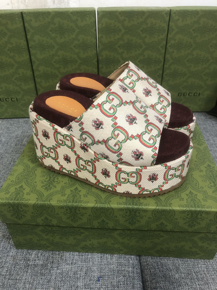 Gu66 SLIPPERS